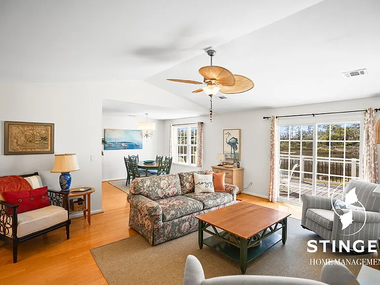 2927 Waters Edge Ct W — Photo 9