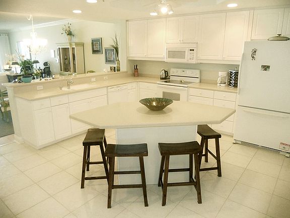 3rd image of 701 Solana Shores Dr APT A505