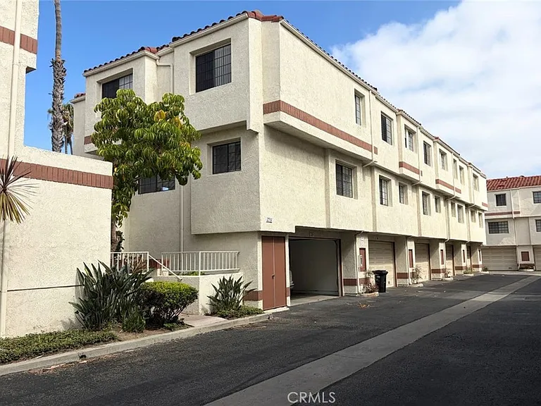 2931 Plaza Del Amo #79 — Photo 12