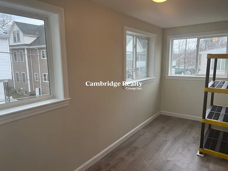 20 Henley St — Photo 23