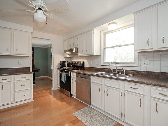 5th image of 10251 Belleau Dr