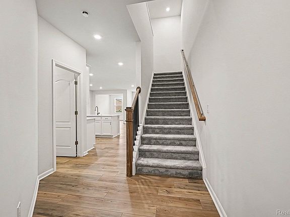 3rd image of 2298 Addison Cir