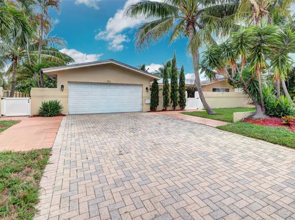 911 SE 11th Street, Deerfield Beach, FL 33441