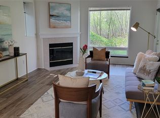 12323 NE 97th St APT A, Kirkland, WA