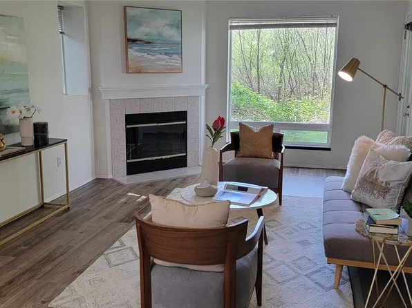 12323 NE 97th Street #A, Kirkland, WA 98033