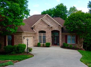 936 Vista Oaks Ln, Knoxville, TN 37919