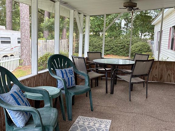5th image of 2279 Camelia Drive SW