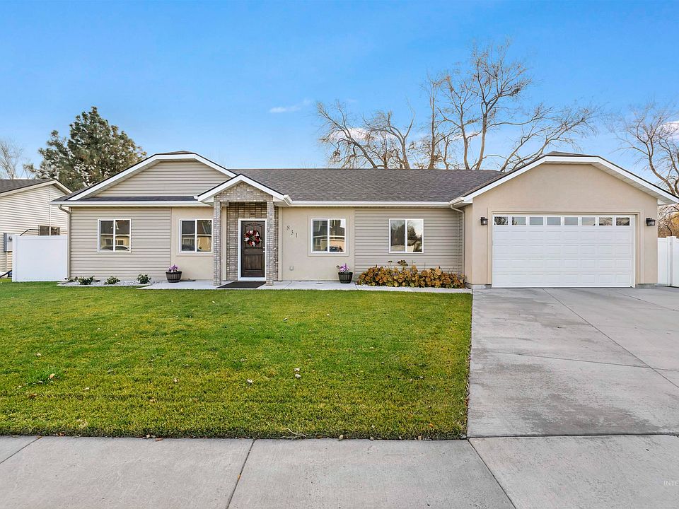 1st image of 831 Lynx Dr