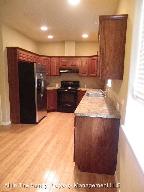 2nd image of 3737 SE 127th Pl