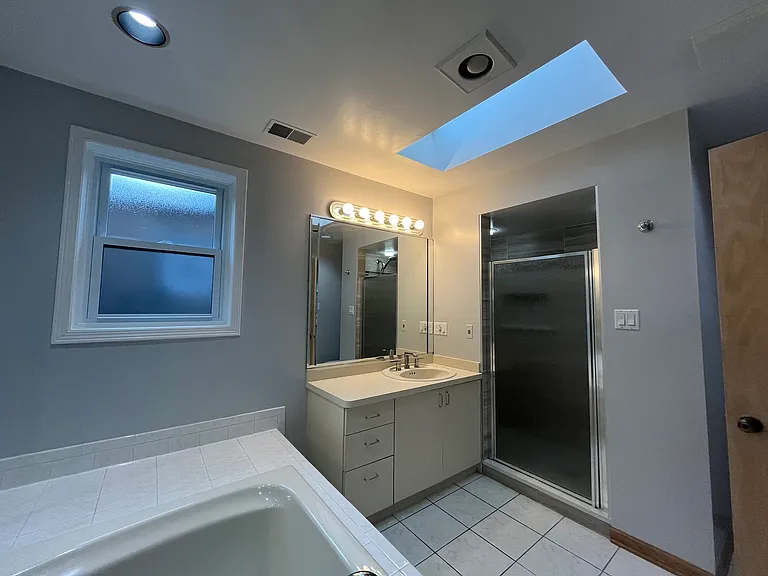 449 W 37th St #2 — Photo 12