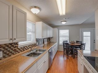 904 Beaufort Ct, Arlington, TX 76018