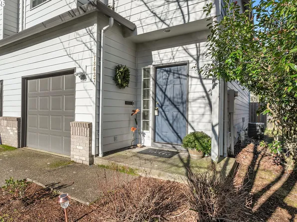 18637 SW Cascade Dr, Beaverton, OR 97003
