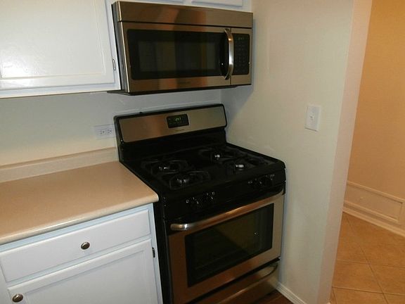 5th image of 5001 Carriageway Dr APT 158