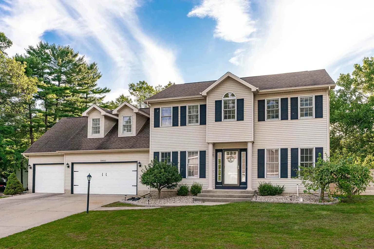 50641 Weeping Willow Run E photo 1