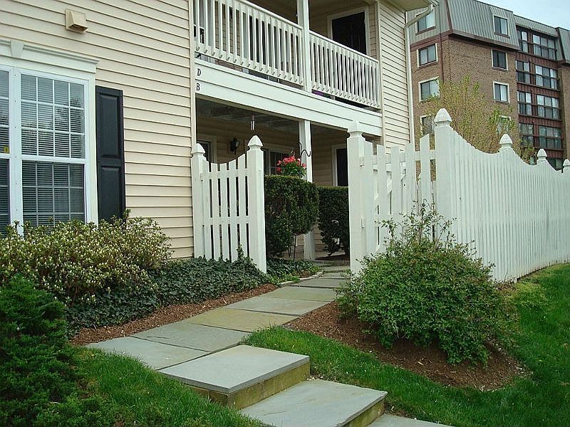 1st image of 10209B Ashbrooke Ct
