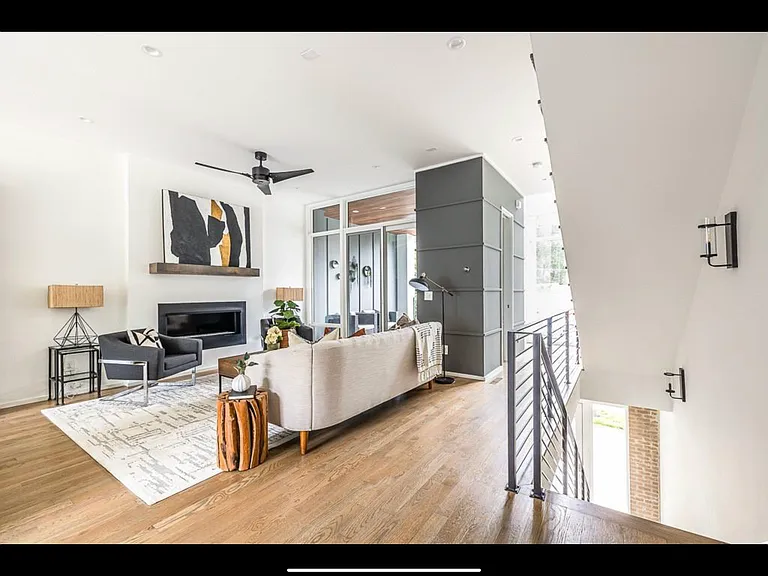 713 Moreland Ave SE #2 — Photo 7