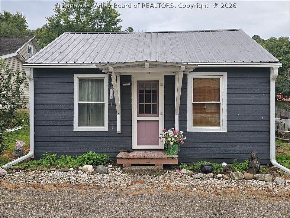 1st image of 911-908 5th St
