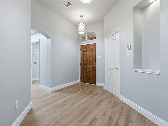 5th image of 2616 Hollow Ridge Dr