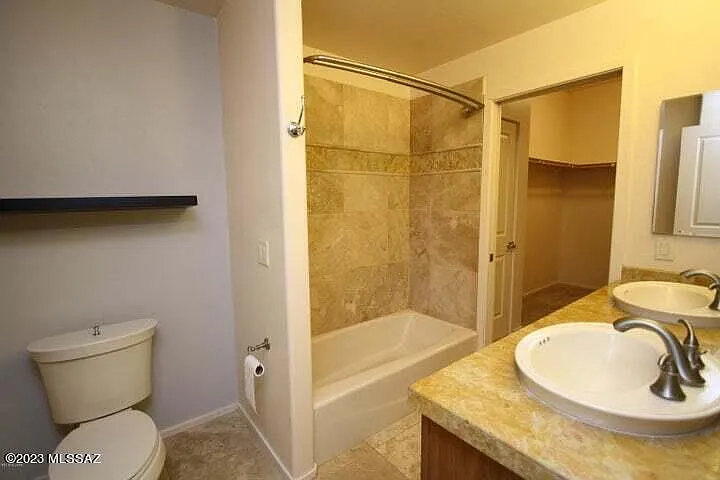 2010 E River Rd #101 — Photo 10