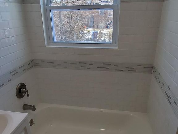 4th image of 9730 S Crandon Ave