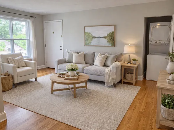 929 Brookside Ave APT C, Saint Louis, MO 63119