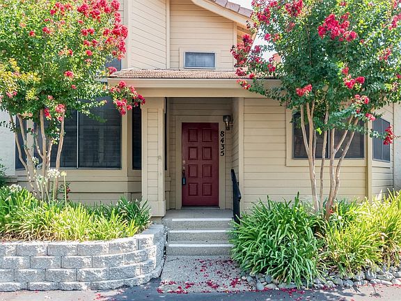 3rd image of 8435 Creekridge Cir