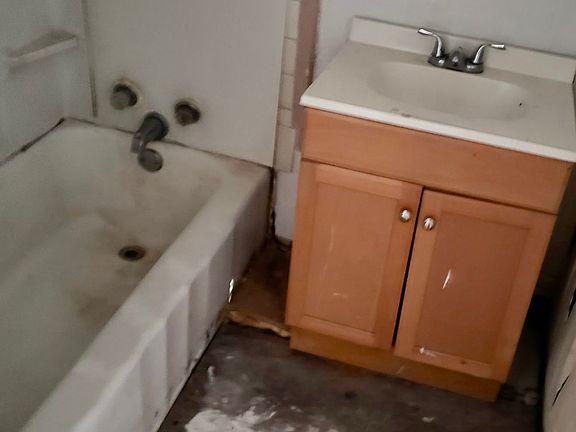 2nd image of 659 Paul St