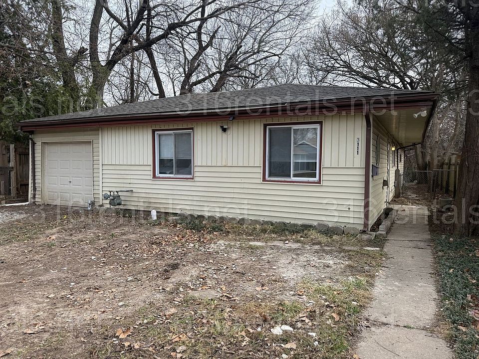 1st image of 3111 E Glen Oaks Dr