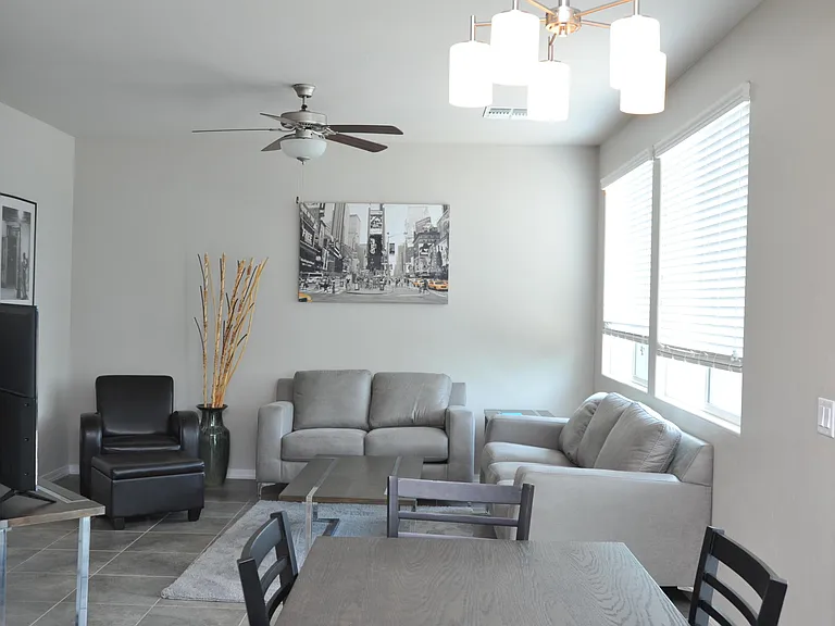 1218 E Blacklidge Dr — Photo 29