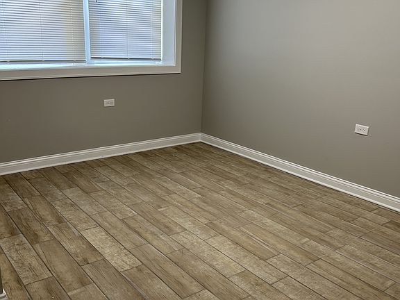 3rd image of 5722-24 S King Dr W #17408775