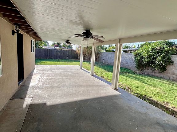 3rd image of 521 Camellia Ave