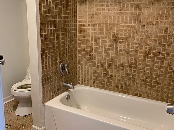 4th image of 3072 Saint Ives Ln