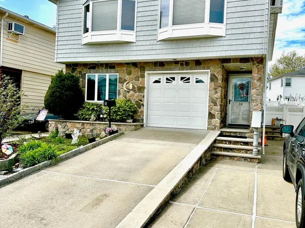 38 Joel Pl, Staten Island, NY 10306