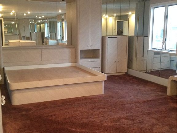enormous master w gorgeous carpeting