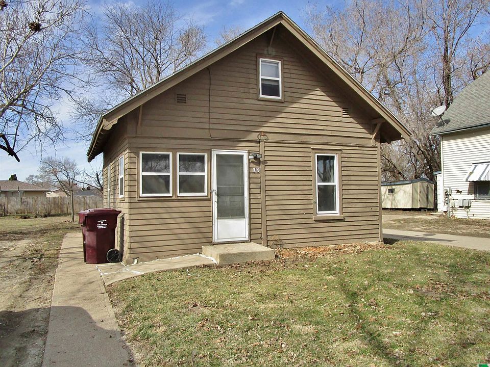 1st image of 315 1st Ave