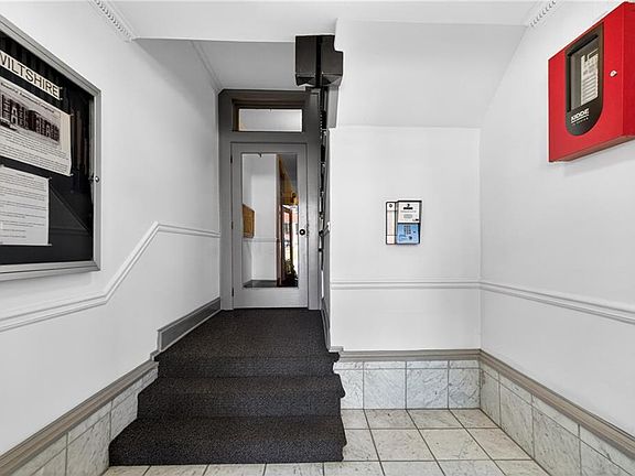 3rd image of 20 Collier Rd NW APT 15
