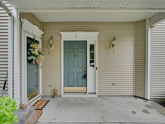 5th image of 293 Riverwalk Way