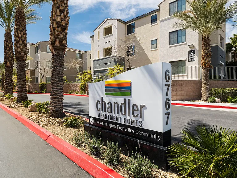CHANDLER APARTMENT HOMES — Photo 23