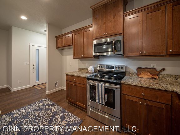 3rd image of 175 Loganberry Ct