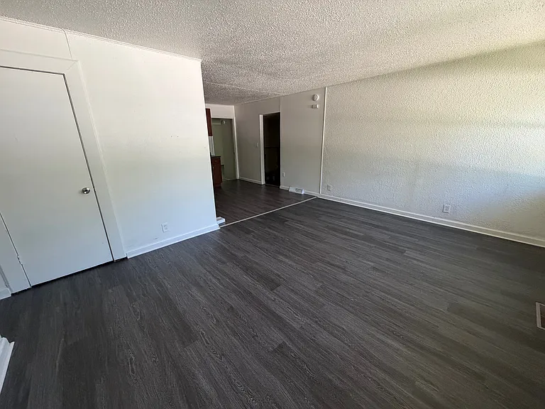 1203 W Bradley Ave — Photo 3