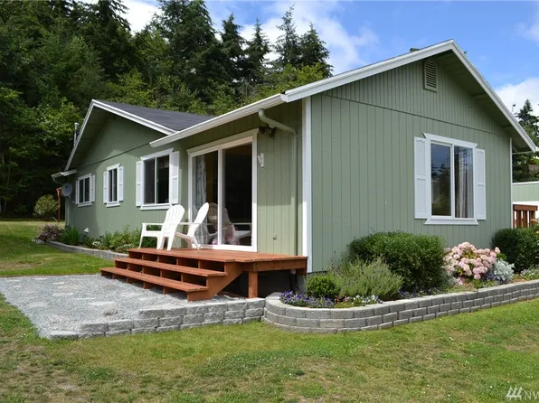 85 Bradley Pl, Camano Island, WA 98282