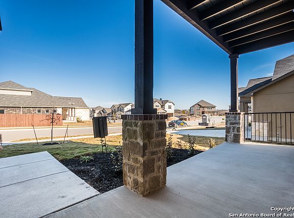 5th image of 605 Saddle Villa