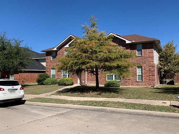 2nd image of 2828 Clear Creek Dr