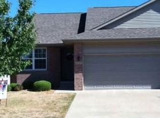 5040 56th Avenue Ct, Bettendorf, IA