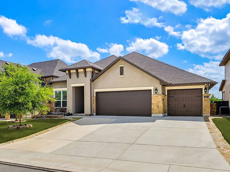 307 James Bonham Way — Photo 1