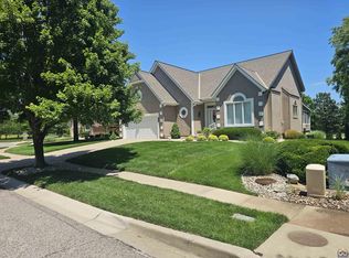 19909 W 99th St, Lenexa, KS 66220