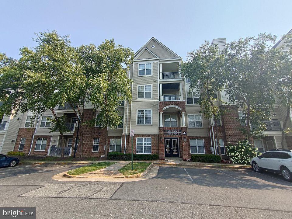 1st image of 3021 Nicosh Cir Unit 1105