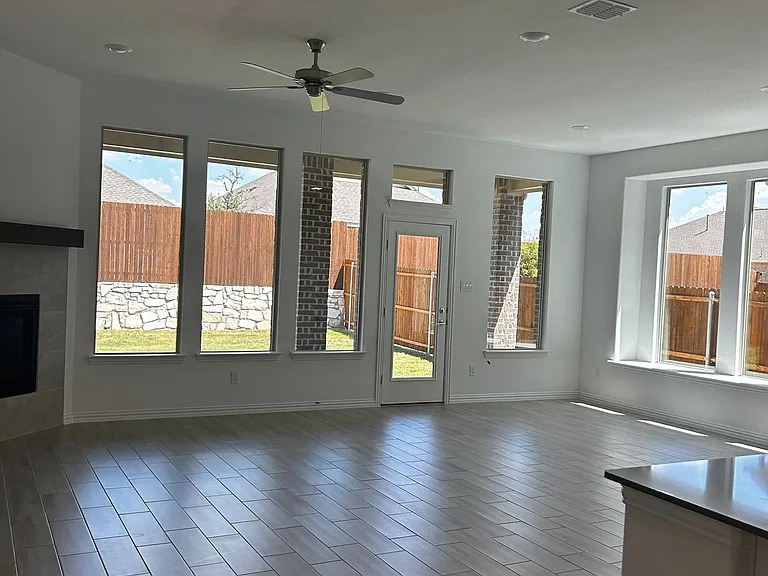 2141 Esher Dr — Photo 5