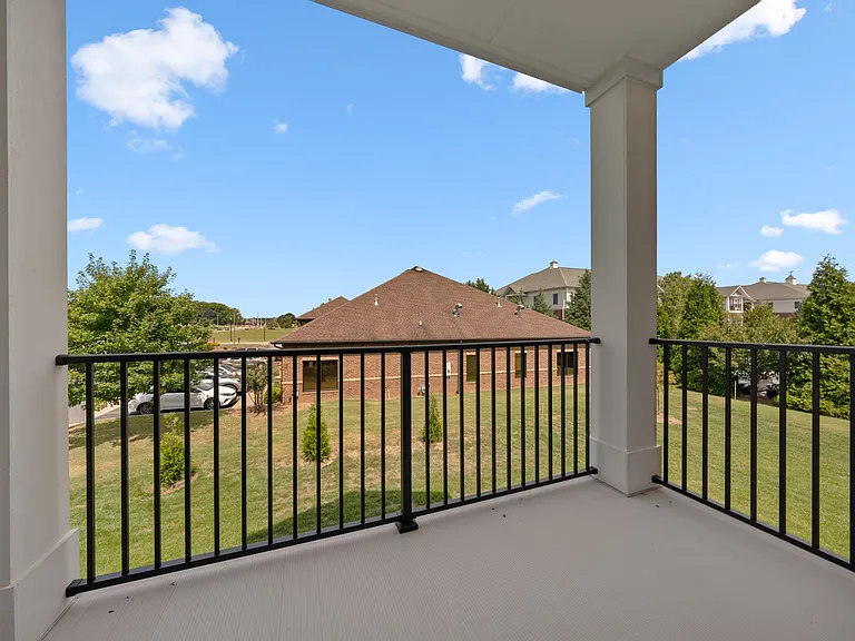 Mount Victor Olde Towne Luxury Apartments — Photo 160