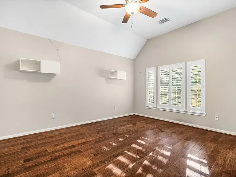 11 Winrock Pl — Photo 11
